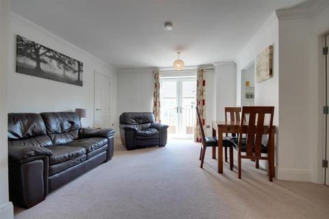 2 bedroom apartment for sale, St. Georges Court, Willerby