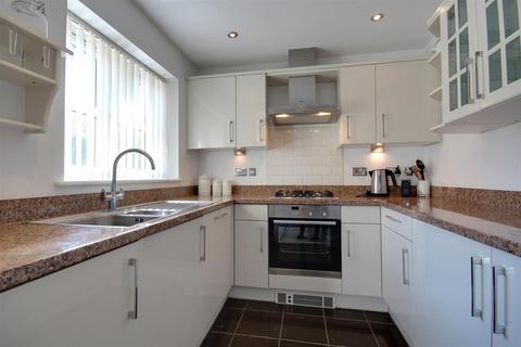2 bedroom apartment for sale, St. Georges Court, Willerby