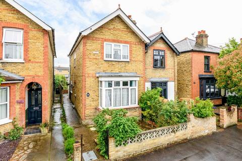 3 bedroom semi-detached house for sale, Russell Road, Walton-on-Thames, KT12