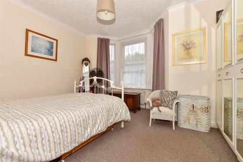 86 Balfour Road, Dover, CT16 2NG