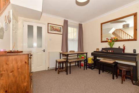 86 Balfour Road, Dover, CT16 2NG