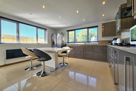 4 bedroom detached bungalow for sale, Lugtrout Lane, Catherine-De-Barnes, Solihull