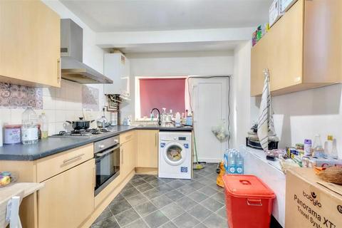 2 bedroom end of terrace house for sale, Egypt Road, Nottingham NG7