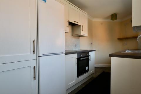 2 bedroom triplex for sale, Heritage Court, Glastonbury