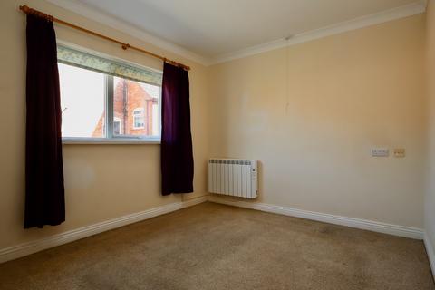 2 bedroom triplex for sale, Heritage Court, Glastonbury