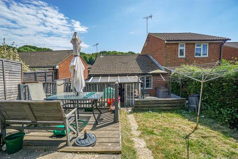 17 Douce Grove, St Leonards-on-sea, TN38 0YH