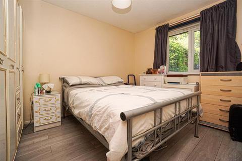 17 Douce Grove, St Leonards-on-sea, TN38 0YH