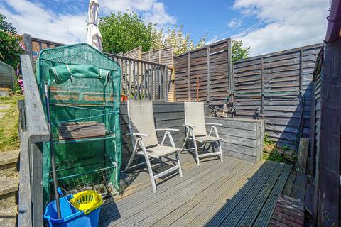 17 Douce Grove, St Leonards-on-sea, TN38 0YH