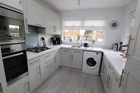 2 bedroom detached bungalow for sale, Santa Monica Grove, Idle, Bradford