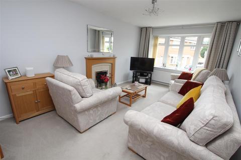 2 bedroom detached bungalow for sale, Santa Monica Grove, Idle, Bradford