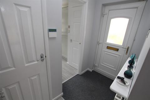 2 bedroom detached bungalow for sale, Santa Monica Grove, Idle, Bradford
