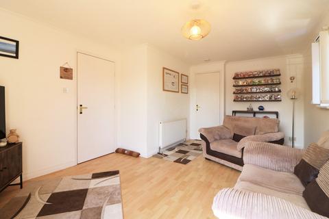 19 Bennoch Place, Prestwick, KA9 2TG