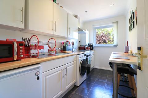 19 Bennoch Place, Prestwick, KA9 2TG