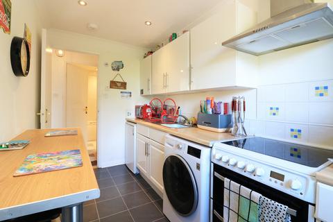 19 Bennoch Place, Prestwick, KA9 2TG