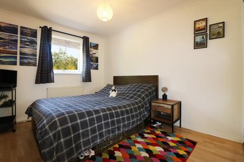 19 Bennoch Place, Prestwick, KA9 2TG