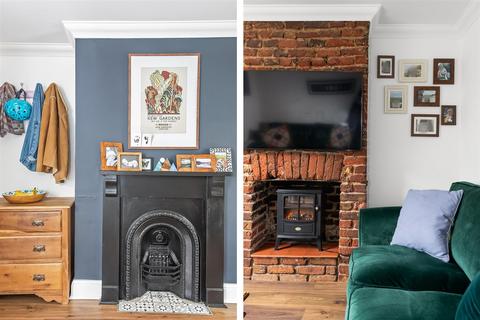 12 Oak Road, Caterham, CR3 5TS