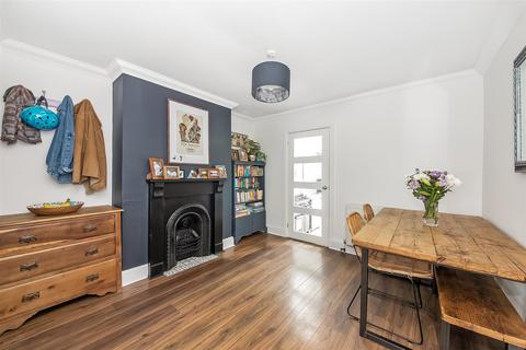 12 Oak Road, Caterham, CR3 5TS