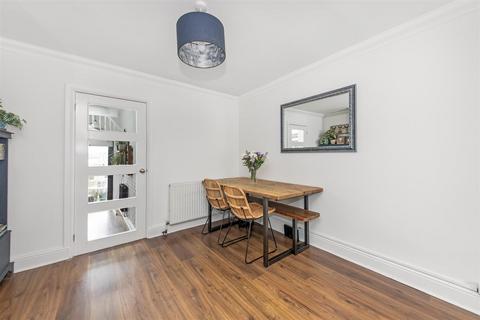 12 Oak Road, Caterham, CR3 5TS