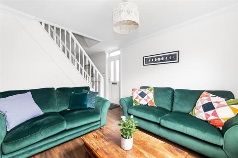 12 Oak Road, Caterham, CR3 5TS