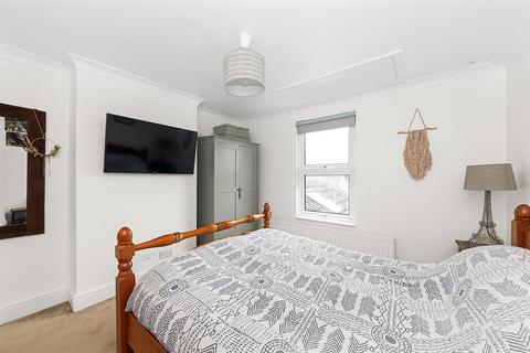 12 Oak Road, Caterham, CR3 5TS