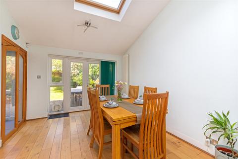 undefined, Herongate Road, Aldersbrook