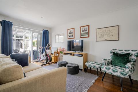 undefined, King Edwards Rise, Ascot