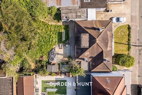 undefined, Lansdowne Road, London E18
