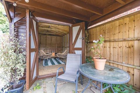 105d Slough Road, Datchet, Slough, SL3 9AQ