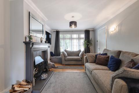 76 Flowerhill Way, Istead Rise, Gravesend, DA13 9DQ