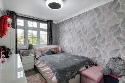 76 Flowerhill Way, Istead Rise, Gravesend, DA13 9DQ