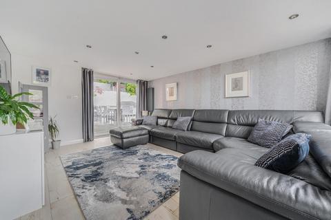 15 Bootham Close, Rochester, ME2 2PG