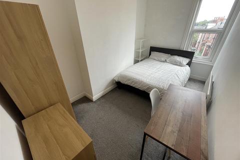 Lucas Street, Woodhouse, Leeds, LS6 2JD