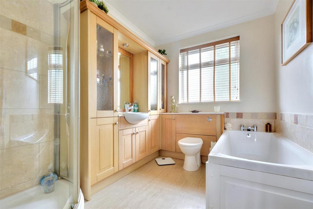 Bathroom 2.jpeg