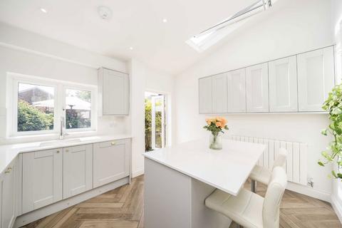 14 Caxton Road, London, SW19 8SJ