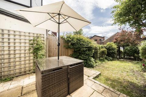 14 Caxton Road, London, SW19 8SJ