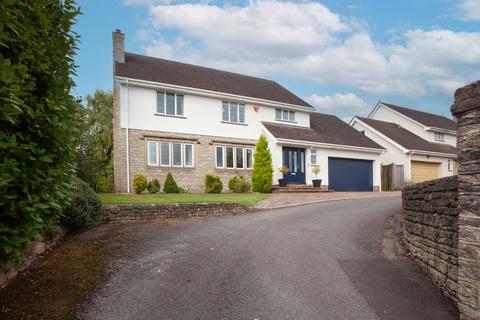6 bedroom detached house for sale, An immaculately presented six bedroom property in the prestigious location of Ash Lane, Wells.