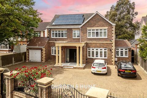 4 bedroom detached house for sale, Nelmes Road, Emerson Park, RM12