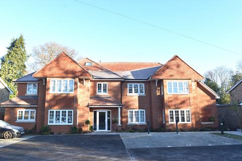 undefined, Queens Road, Weybridge, KT13