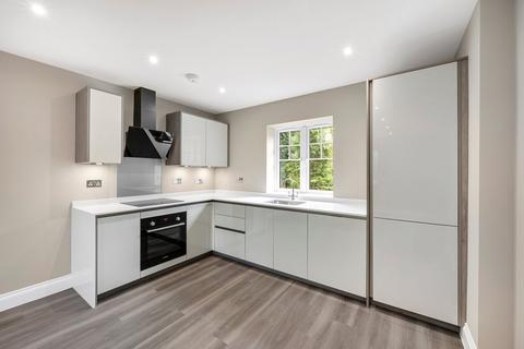 undefined, Queens Road, Weybridge, KT13
