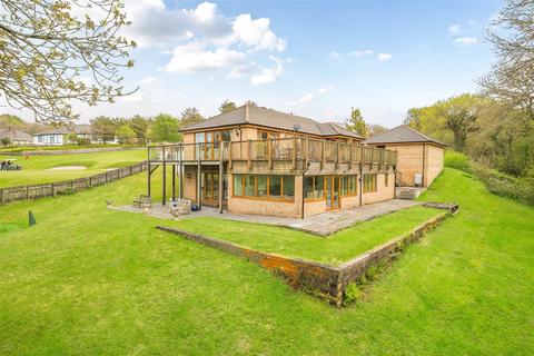 5 Bowood Park, Lanteglos, Camelford, PL32 9LA