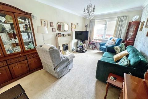 1 bedroom apartment for sale, Front Street, Monkseaton, Whitley Bay, Tyne and Wear, NE25 8AA