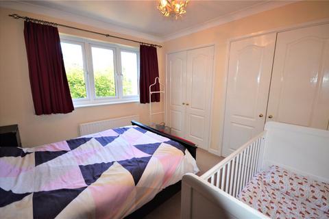 2 bedroom maisonette for sale, Fairholme Gardens, Farnham, Surrey, GU9