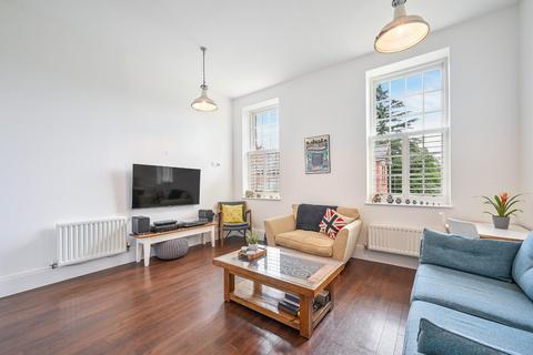 2 bedroom flat for sale, Glanville Way, Epsom