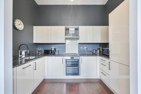2 bedroom flat for sale, Glanville Way, Epsom