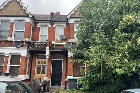 18 Radley Road, London, N17 6RL