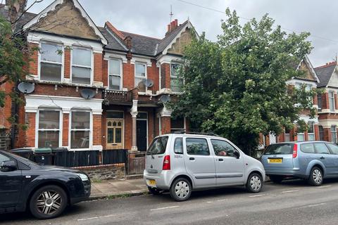 18 Radley Road, London, N17 6RL