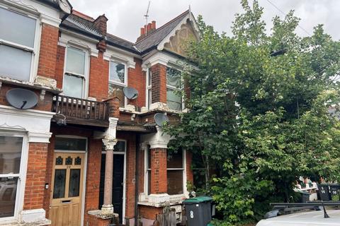 18 Radley Road, London, N17 6RL