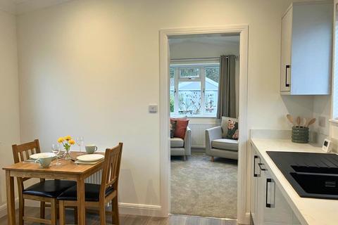 2 bedroom park home for sale, Addlestone, Surrey, KT15