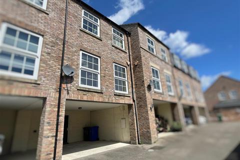 3 bedroom terraced house to rent, Winterton Close, Pocklington