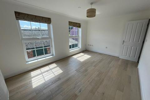 3 bedroom terraced house to rent, Winterton Close, Pocklington